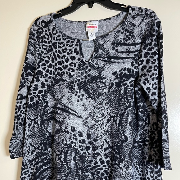 Ruby Rd favorite light weight sweater - Picture 1 of 9